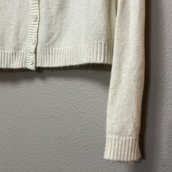 American Eagle Cropped Cardigan - Picture 8 of 15